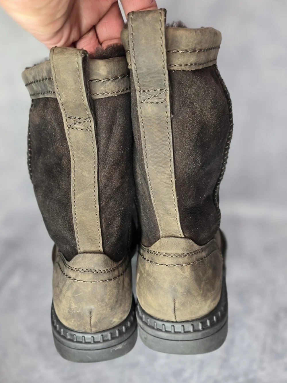 UGG Boots Chocolate Brown Leather Sheepskin Lining Hartsville